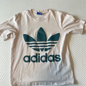 Adidas oversized boxy fit beige/green trefoil logo tee